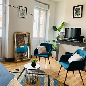 Climatise Avec Balcon Et Parking Prive Appartement