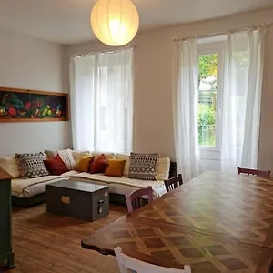 https://la-parenthese-maison-de-vacances-a.hotels-rhonealpes.com